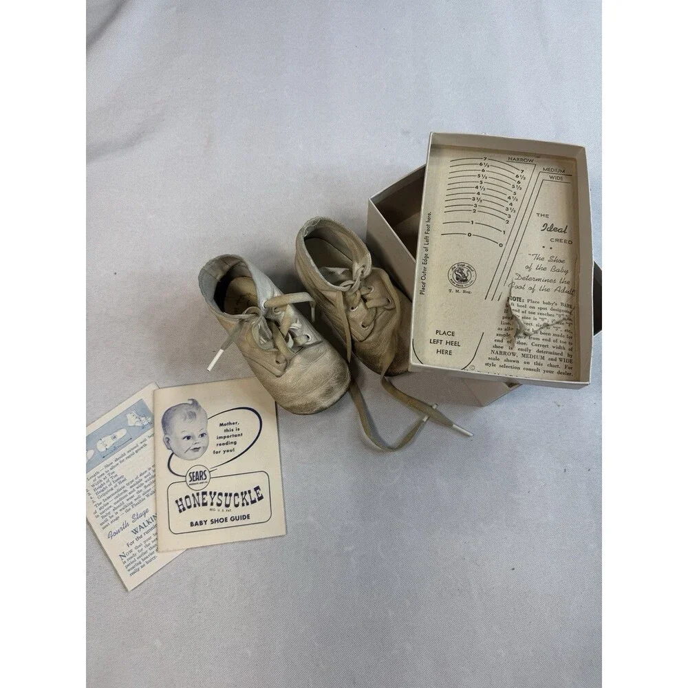 Vintage Mrs Day's Ideal Sears Honeysuckle White Leather Baby Shoes with box